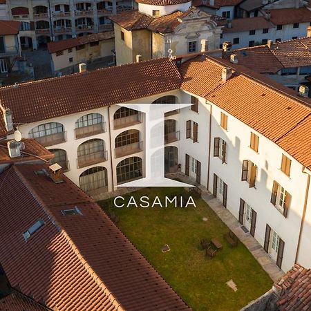 Palazzo Mia By Icasamia It Apartment Castello Cabiaglio Luaran gambar