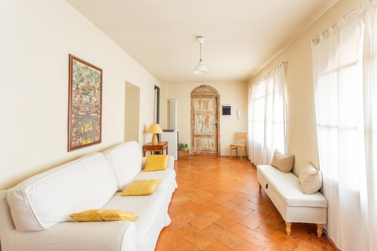 Palazzo Mia By Icasamia It Apartment Castello Cabiaglio Luaran gambar