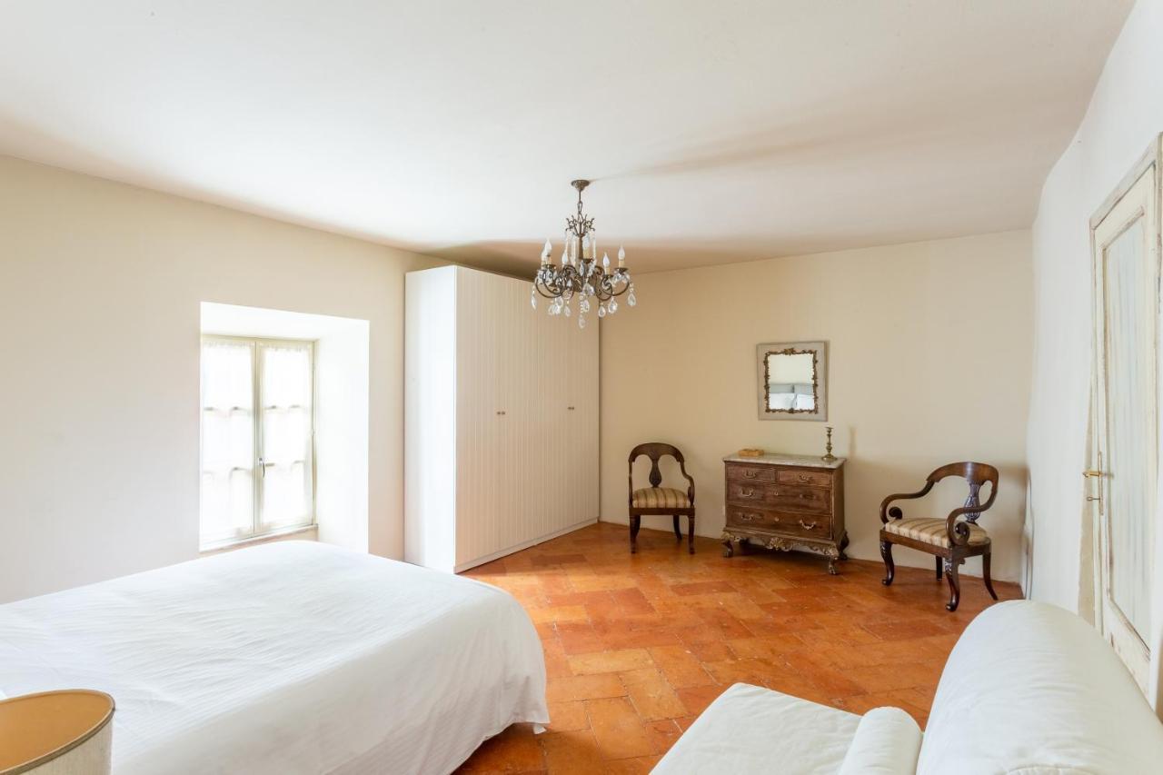 Palazzo Mia By Icasamia It Apartment Castello Cabiaglio Luaran gambar