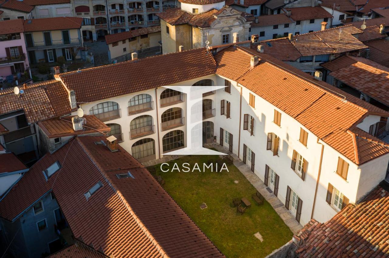 Palazzo Mia By Icasamia It Apartment Castello Cabiaglio Luaran gambar