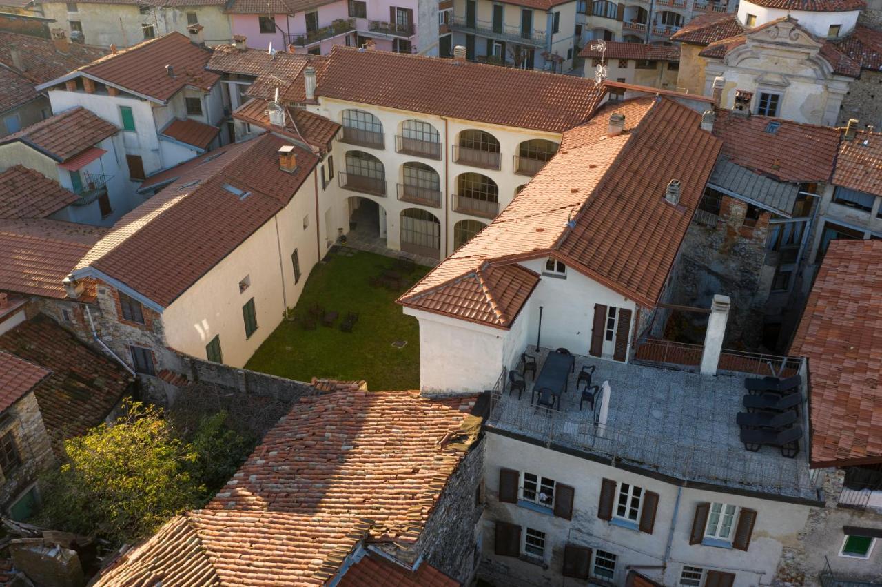 Palazzo Mia By Icasamia It Apartment Castello Cabiaglio Luaran gambar