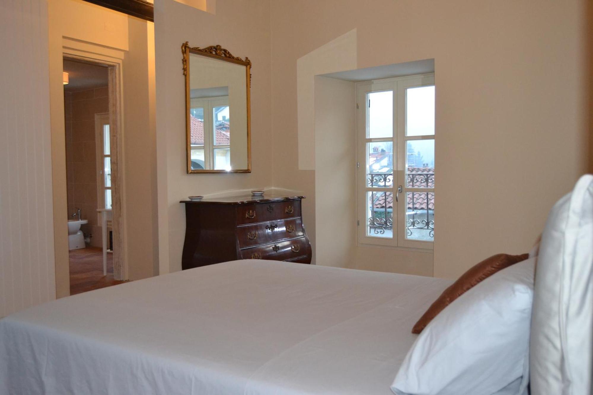 Palazzo Mia By Icasamia It Apartment Castello Cabiaglio Bilik gambar
