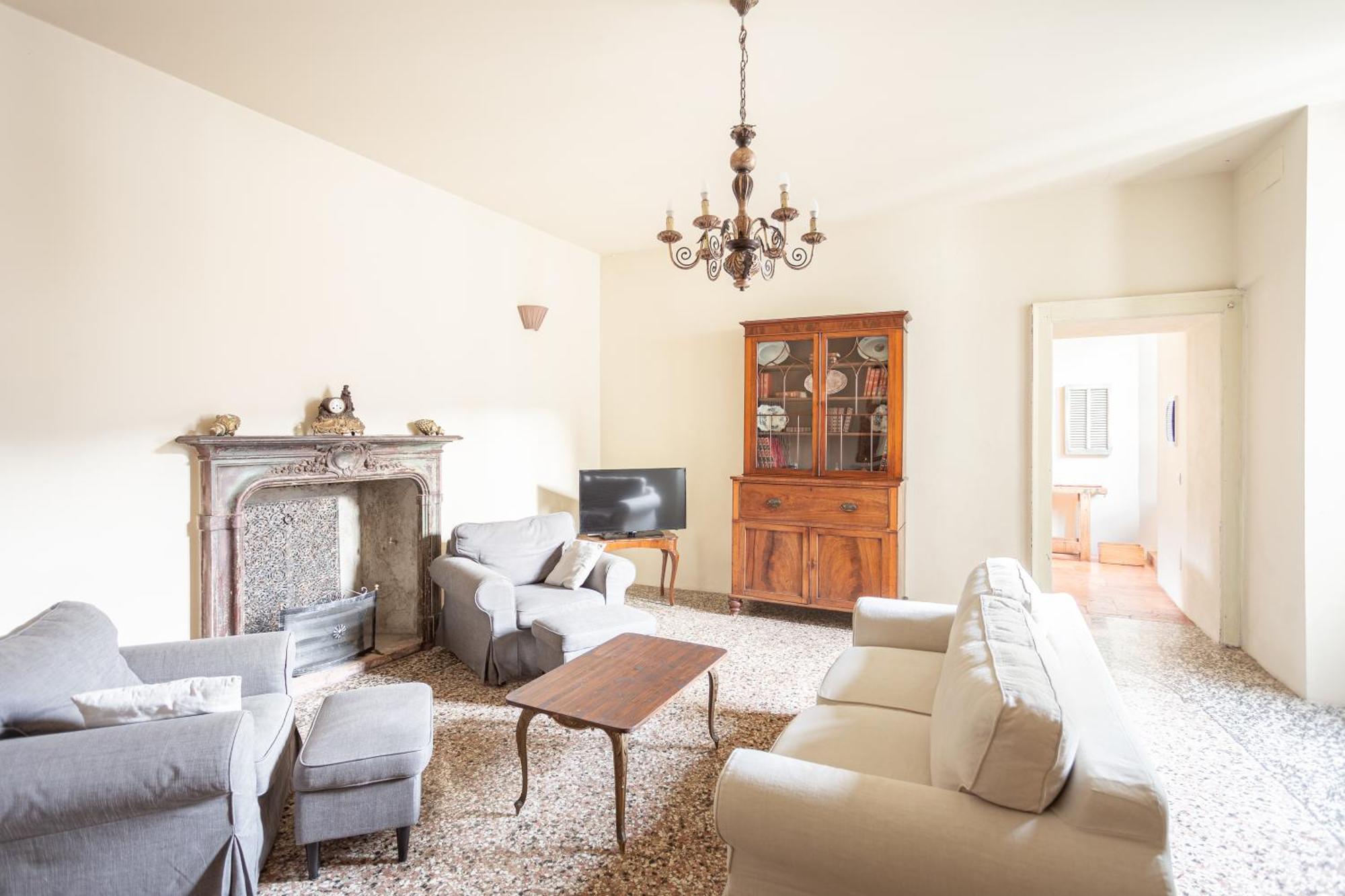 Palazzo Mia By Icasamia It Apartment Castello Cabiaglio Bilik gambar