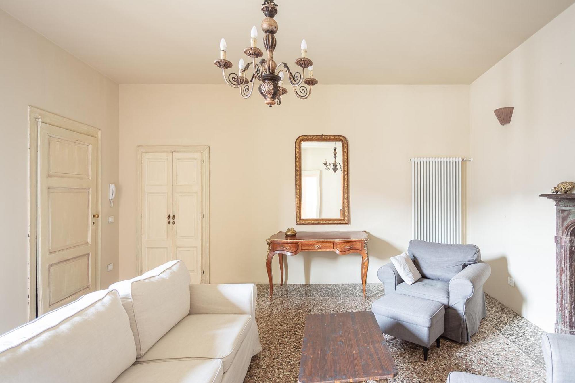 Palazzo Mia By Icasamia It Apartment Castello Cabiaglio Bilik gambar