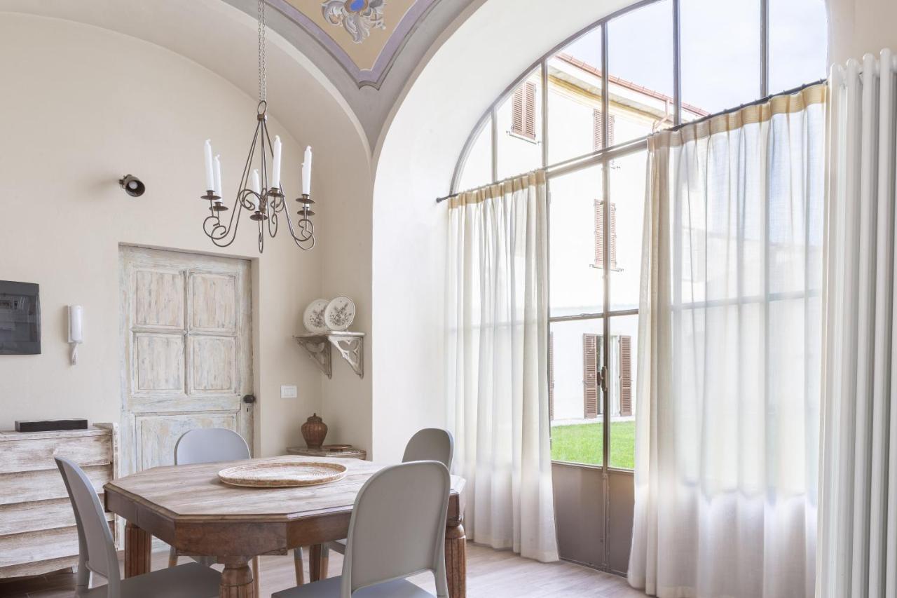 Palazzo Mia By Icasamia It Apartment Castello Cabiaglio Luaran gambar